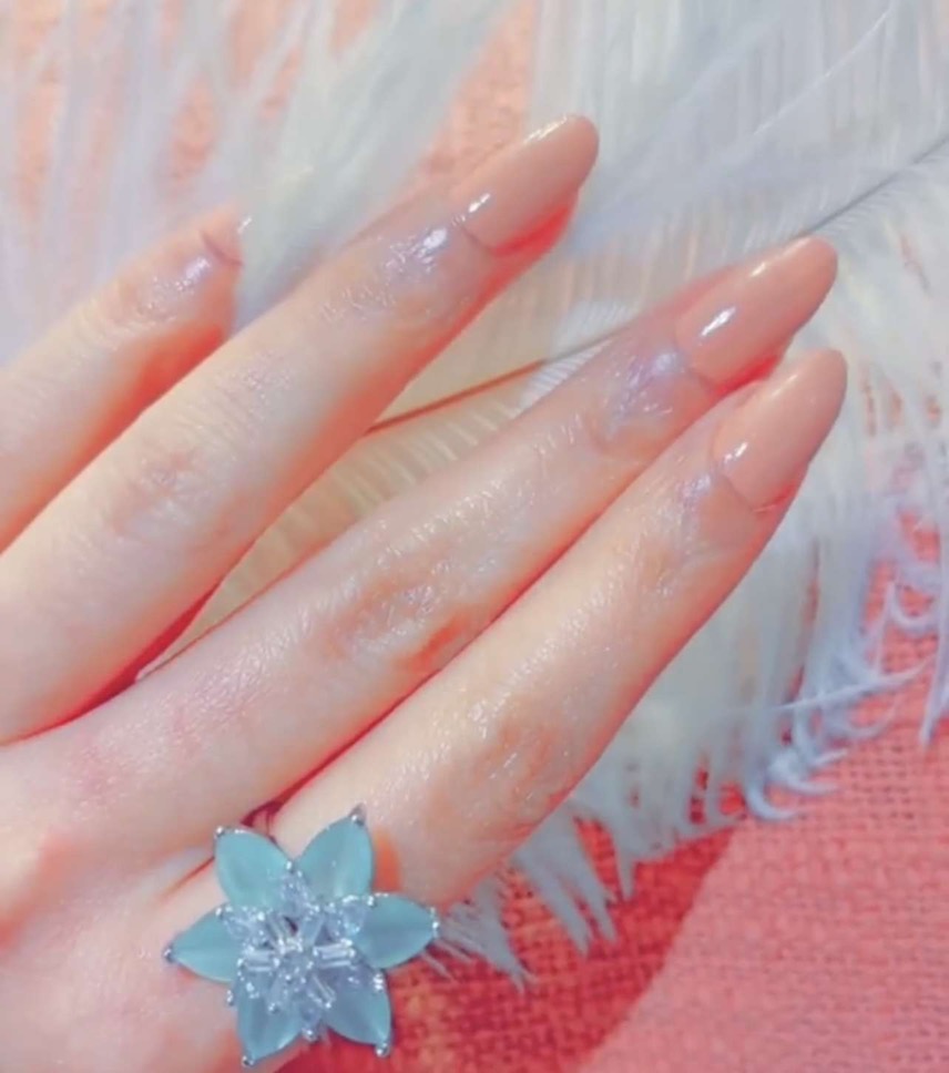 white salon & spa
